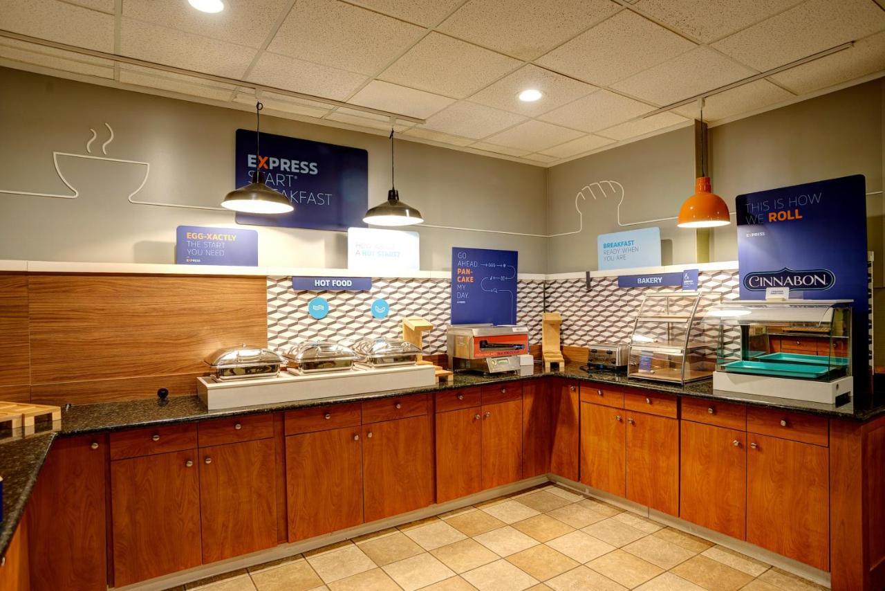 Holiday Inn Express La Plata By Ihg Екстериор снимка