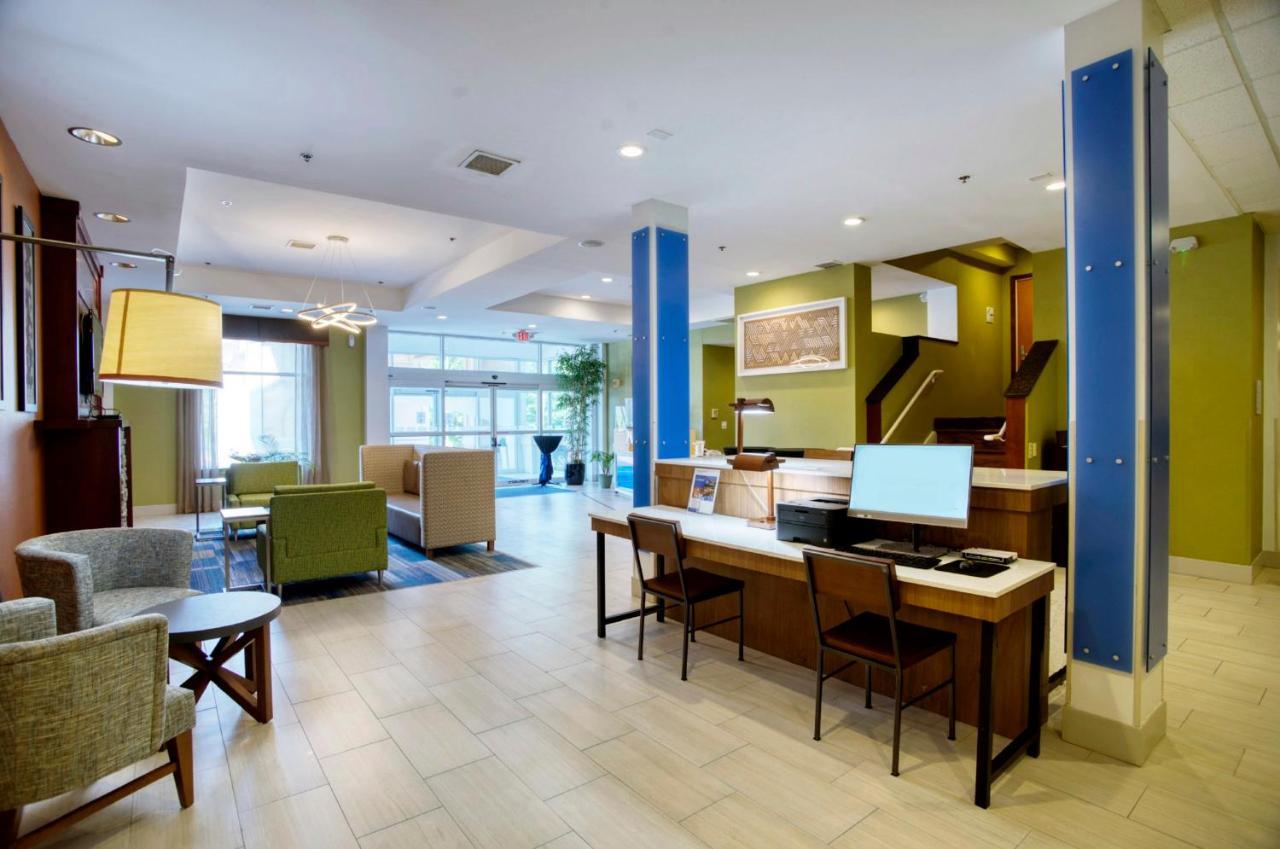 Holiday Inn Express La Plata By Ihg Екстериор снимка