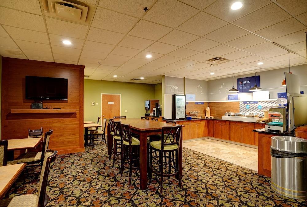 Holiday Inn Express La Plata By Ihg Екстериор снимка