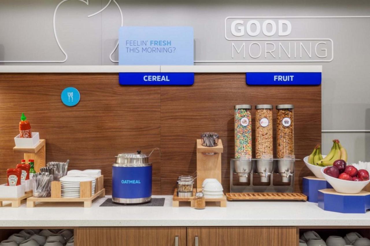 Holiday Inn Express La Plata By Ihg Екстериор снимка