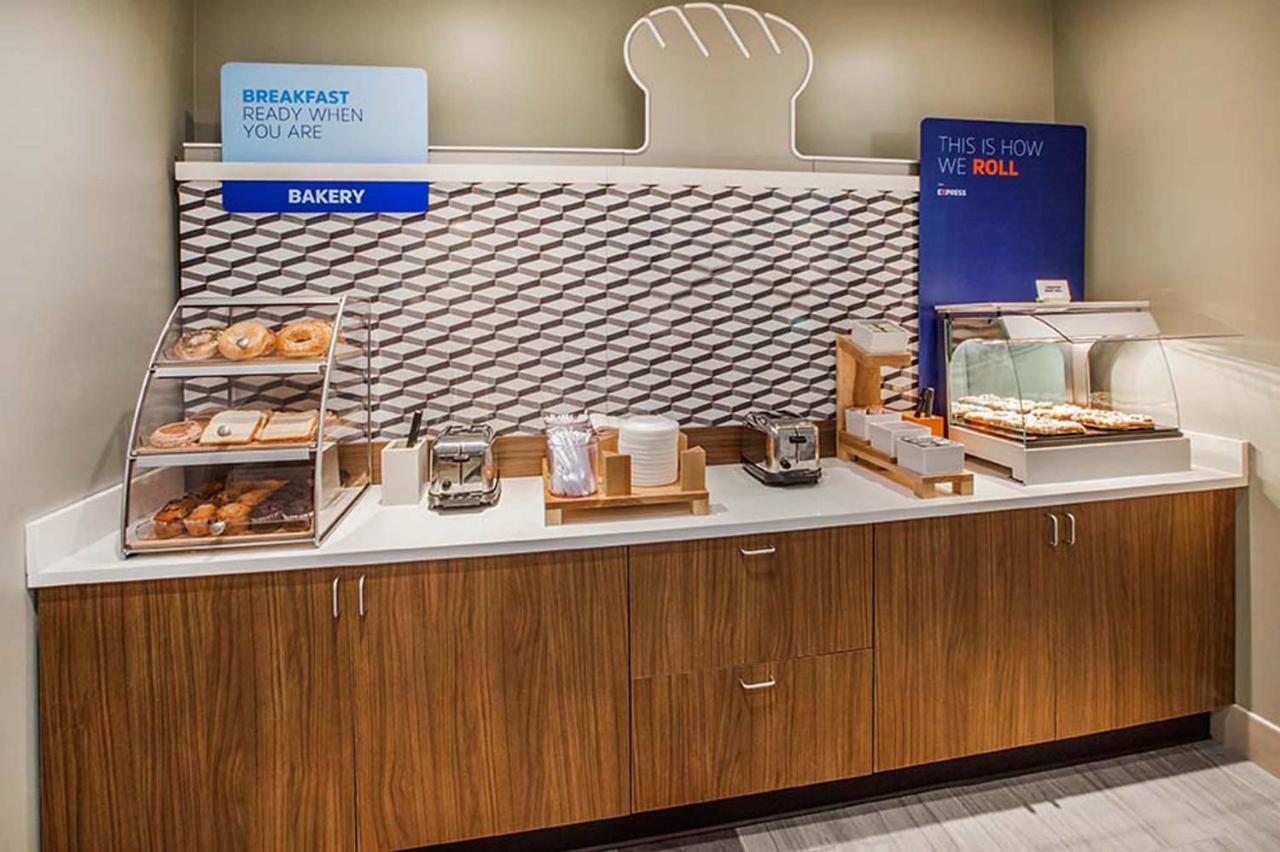 Holiday Inn Express La Plata By Ihg Екстериор снимка