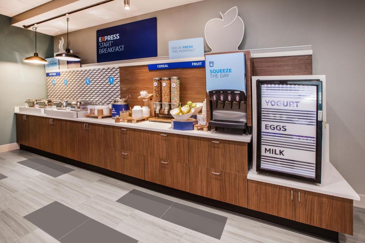 Holiday Inn Express La Plata By Ihg Екстериор снимка